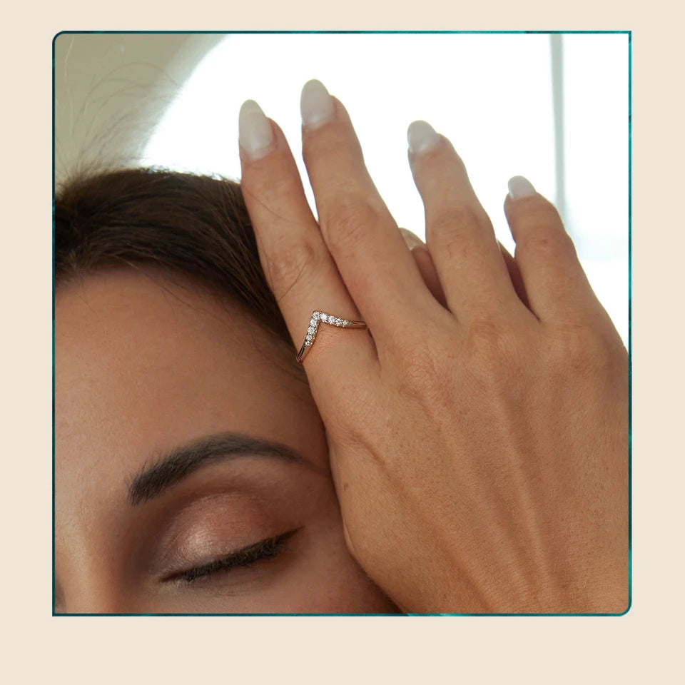 2024-V-shape Moissanite Ring Delicate Lab Diamond Ring 925 Sterling Silver for Women Engagement Wedding Jewelry